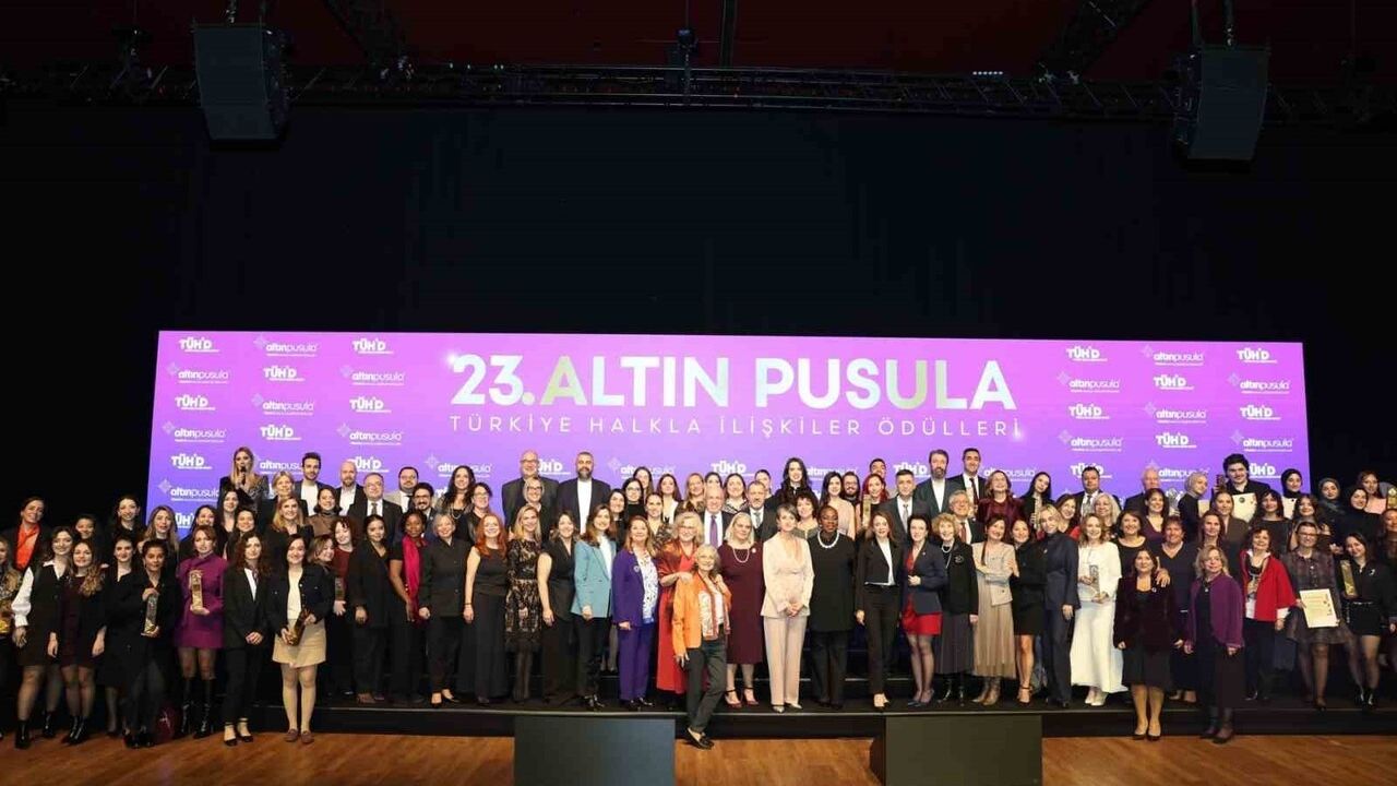 Nilüfer Belediyesi Sosyal Girişimcilik Merkezi'ne 23. Altın Pusula'da Yerel Kalkınma Ödülü