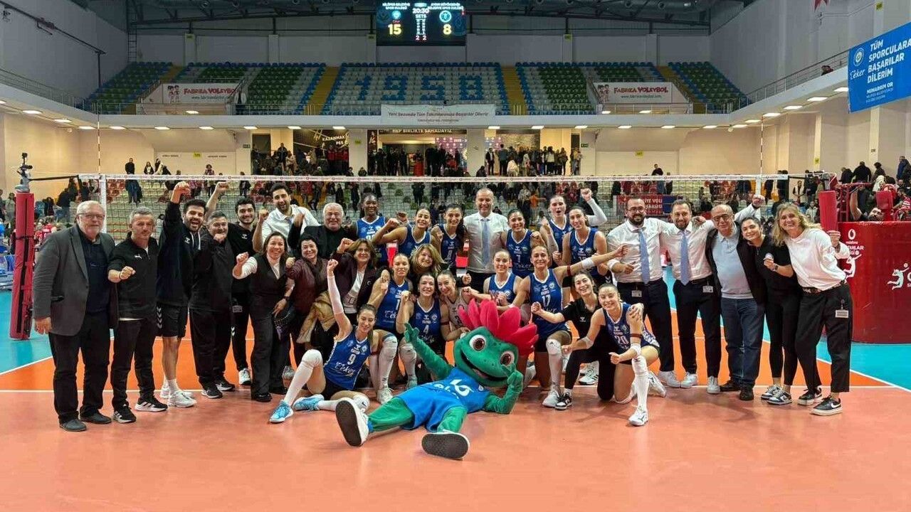 Nilüfer Belediyespor Eker, Vodafone Sultanlar Ligi'nde Aydın Büyükşehir'i 3-2 yendi