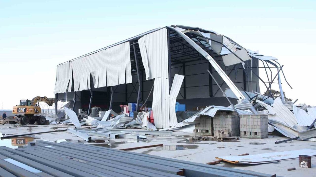 Nilüfer'de kaçak iş yerlerine yıkım: Çalı ve Akçalar'da 3 yapı kullanılamaz hale getirildi