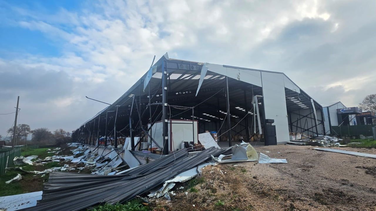 Nilüfer'de Ürünlü ve Alaaddinbey'de İki Kaçak İş Yeri Yıkıldı — Toplam 4.800 m²