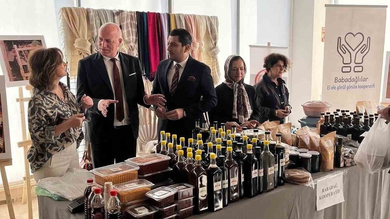 Okisder Festivali'nde Babadağ'ın yöresel lezzetleri ve kıyafetleri ilgi gördü