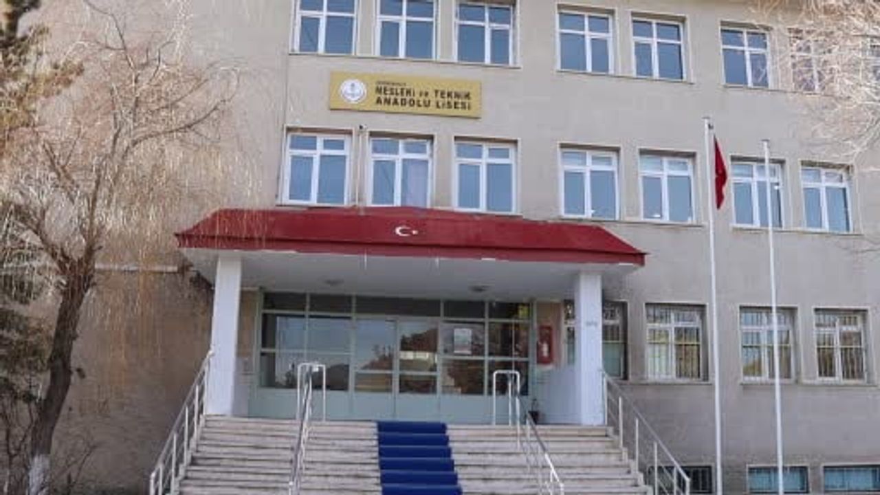 Oltu MTAL atölyeleri yeni nesil makinelerle yenilendi: 13 makine ve 10 bilgisayarla eğitim güçleniyor