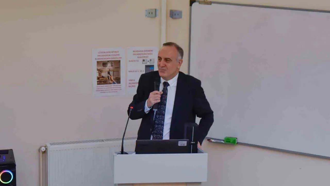 OMÜ Tıp Fakültesi 1990 mezunları 35 yıl sonra derslik amfisinde buluştu