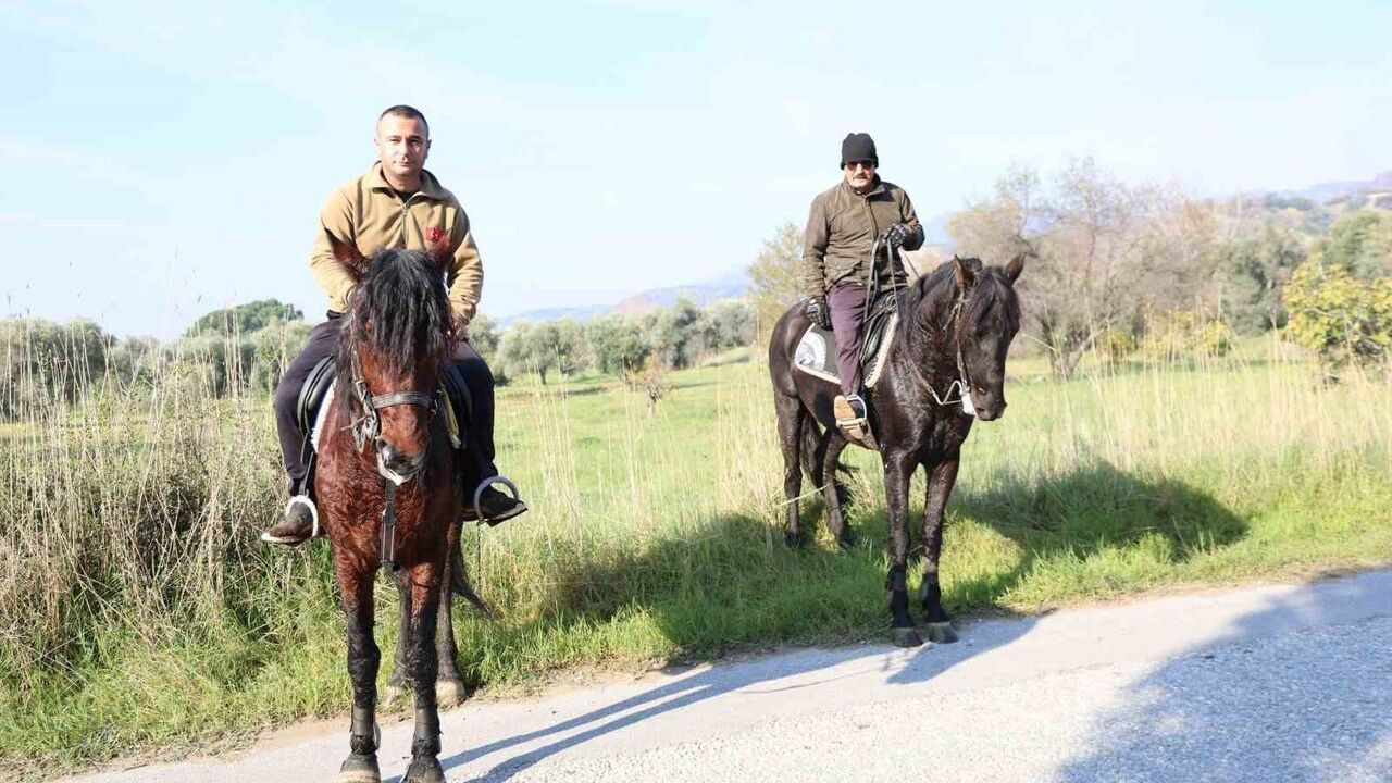 Onbaşıoğlu Ailesi dededen miras at tutkusunu profesyonel yetiştiriciliğe dönüştürdü
