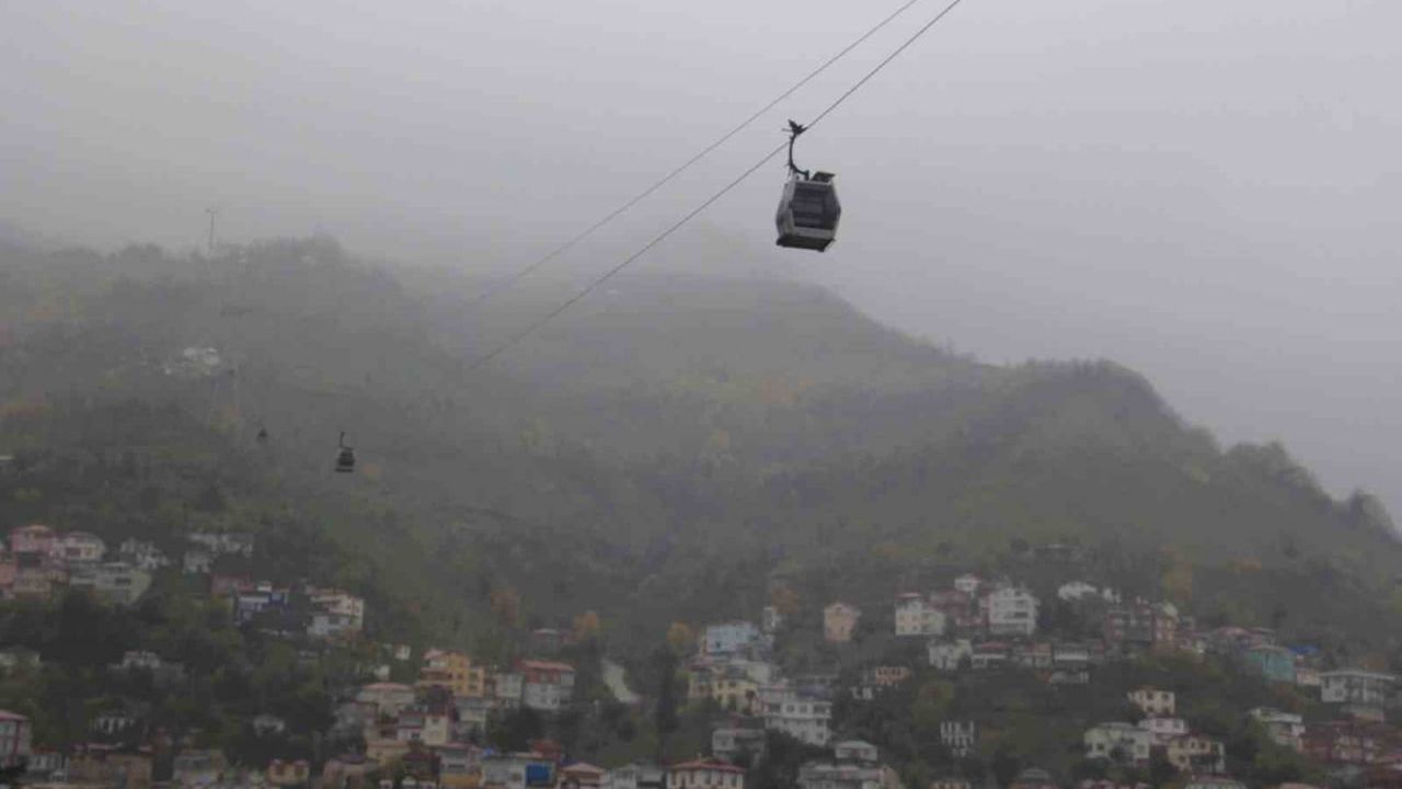 Ordu'da Boztepe'yi Örtüleyen Sis Seyir Terasında Etkileyici Görüntüler Oluşturdu