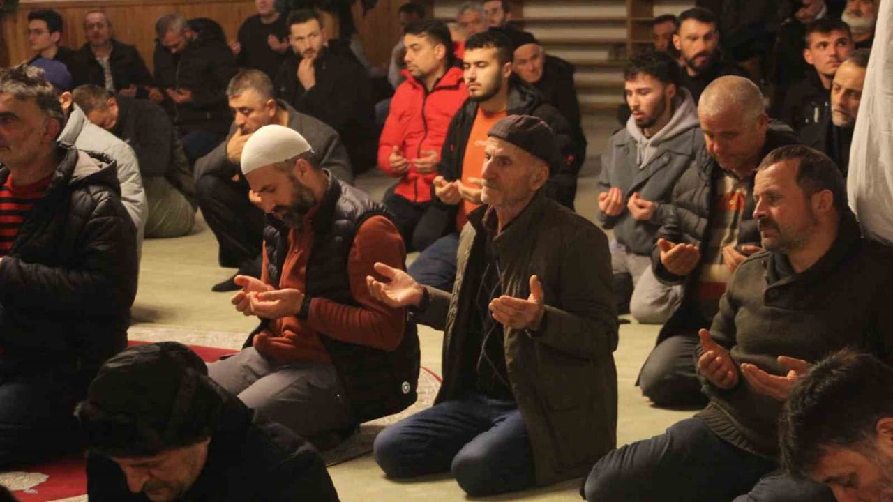 Ordu'da Regaip Kandili Camilerde Kur’an Tilaveti ve Dualarla İdrak Edildi