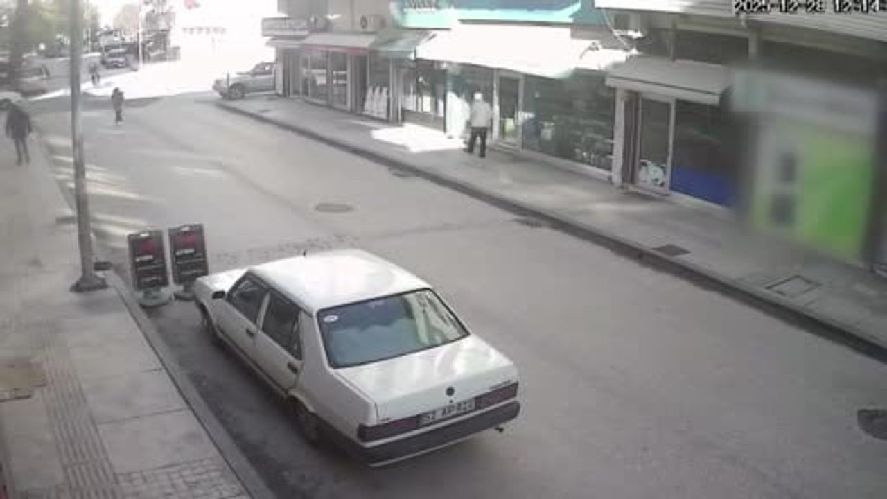 Ordu'da Ünye'de iş yerine uzun namlulu silahla saldırı — O anlar güvenlik kamerasında