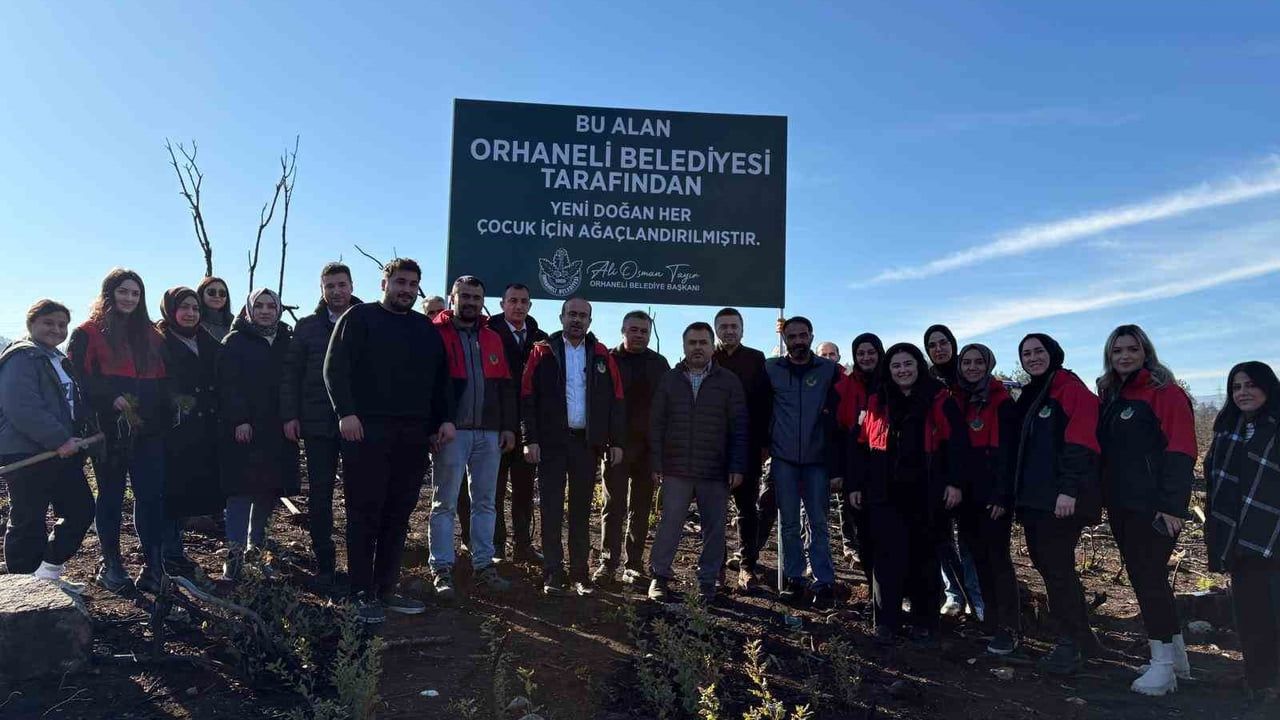 Orhaneli'de 'Yeni Doğan Ormanı' kapsamında 188 fidan toprakla buluştu