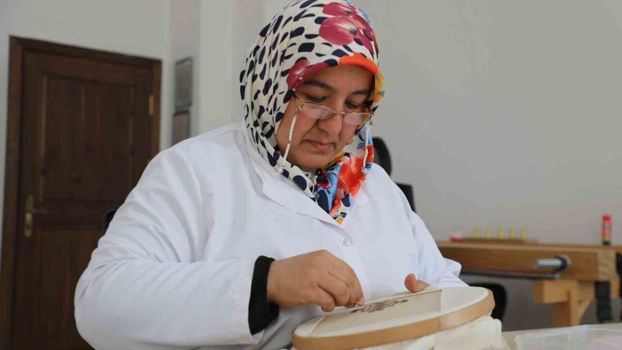 ORMEK eğitimleriyle meslek sahibi oldular: Üç kadın Ordu Olgunlaşma Enstitüsü'nde göreve başladı