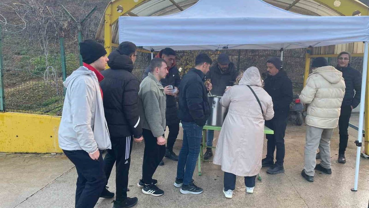 Osmaneli Belediyesi'nden fabrikalarda çalışanlara ücretsiz sabah çorbası