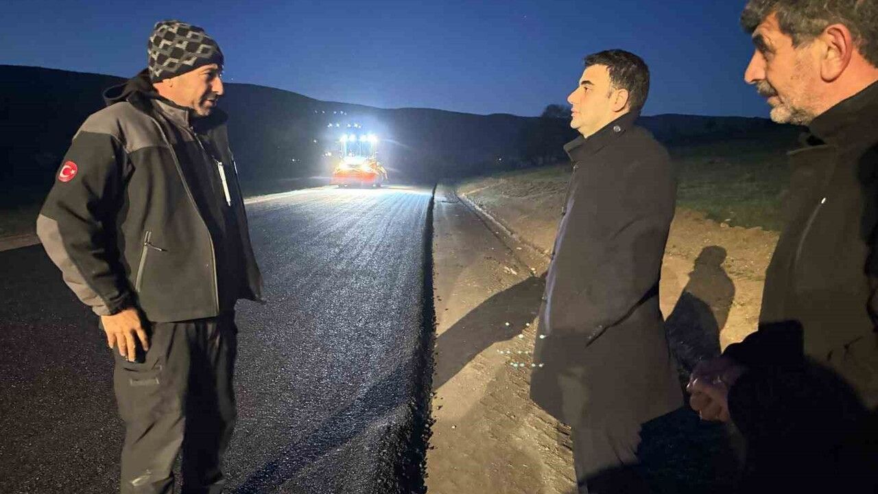 Osmaneli’de köy grup yollarında BSK asfalt çalışmalarına devam