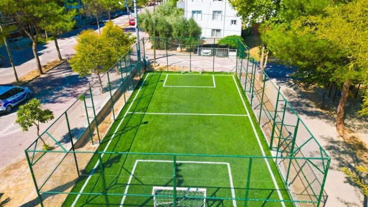 Osmaneli'ye yeni halı saha: Camikebir Mahallesi'nde spor altyapısı güçlendi