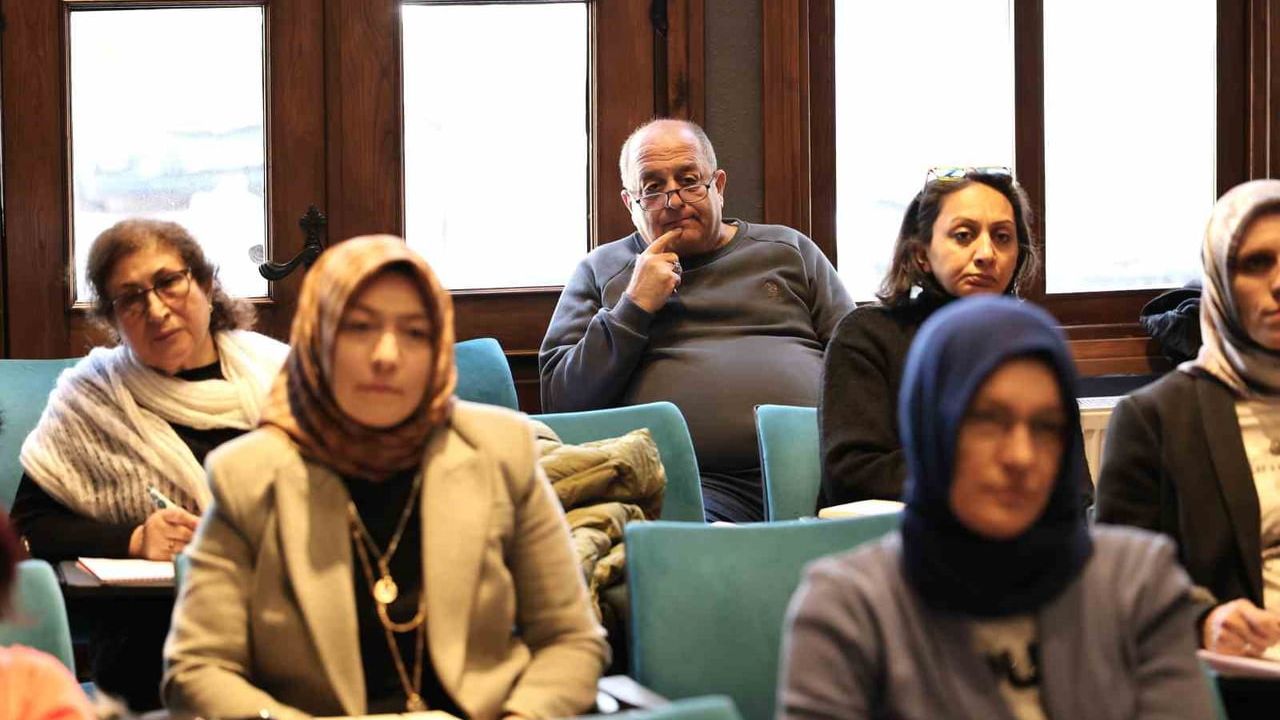 Osmangazi Belediyesi 'Öykü Yazma Atölyesi' ile Geleceğin Yazarlarını Yetiştiriyor