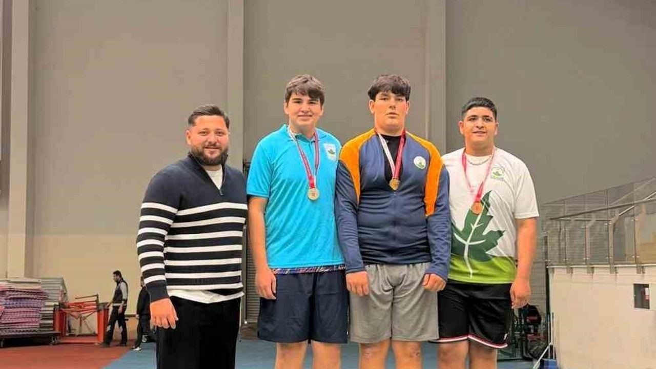 Osmangazi Belediyespor Atletleri Bursa Salon Deneme Yarışmalarında Çok Sayıda Madalya Kazandı