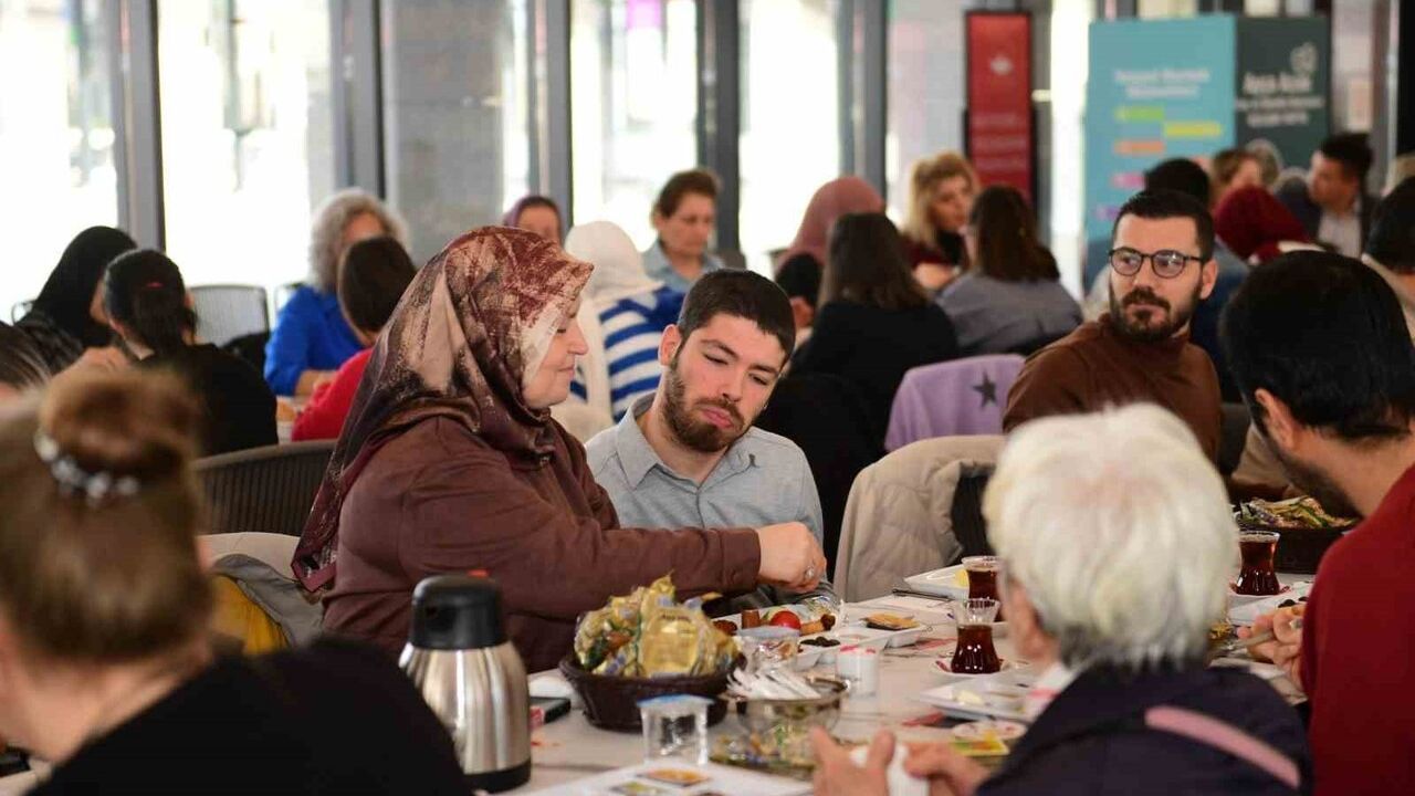 Osmangazi’de engelli bireyler ve aileleri kahvaltıda buluştu