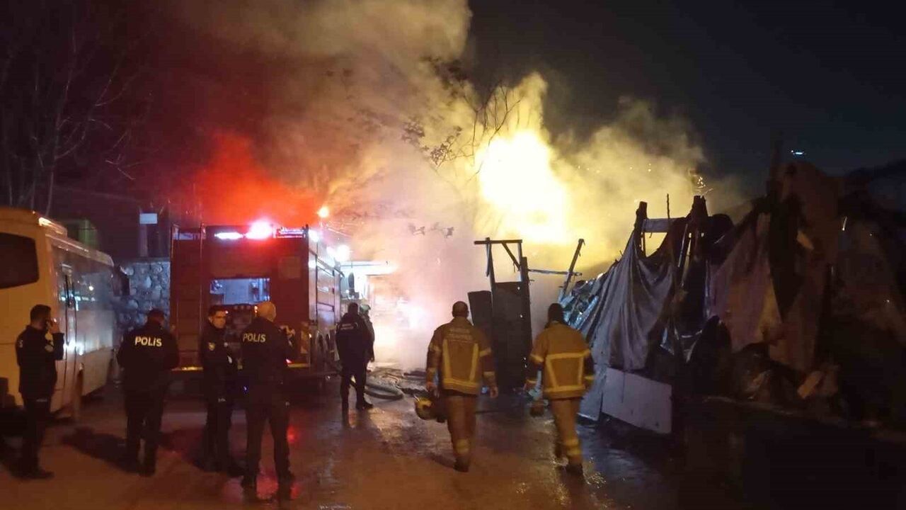 Osmangazi'de sabaha karşı baraka yangını: 1 yaralı