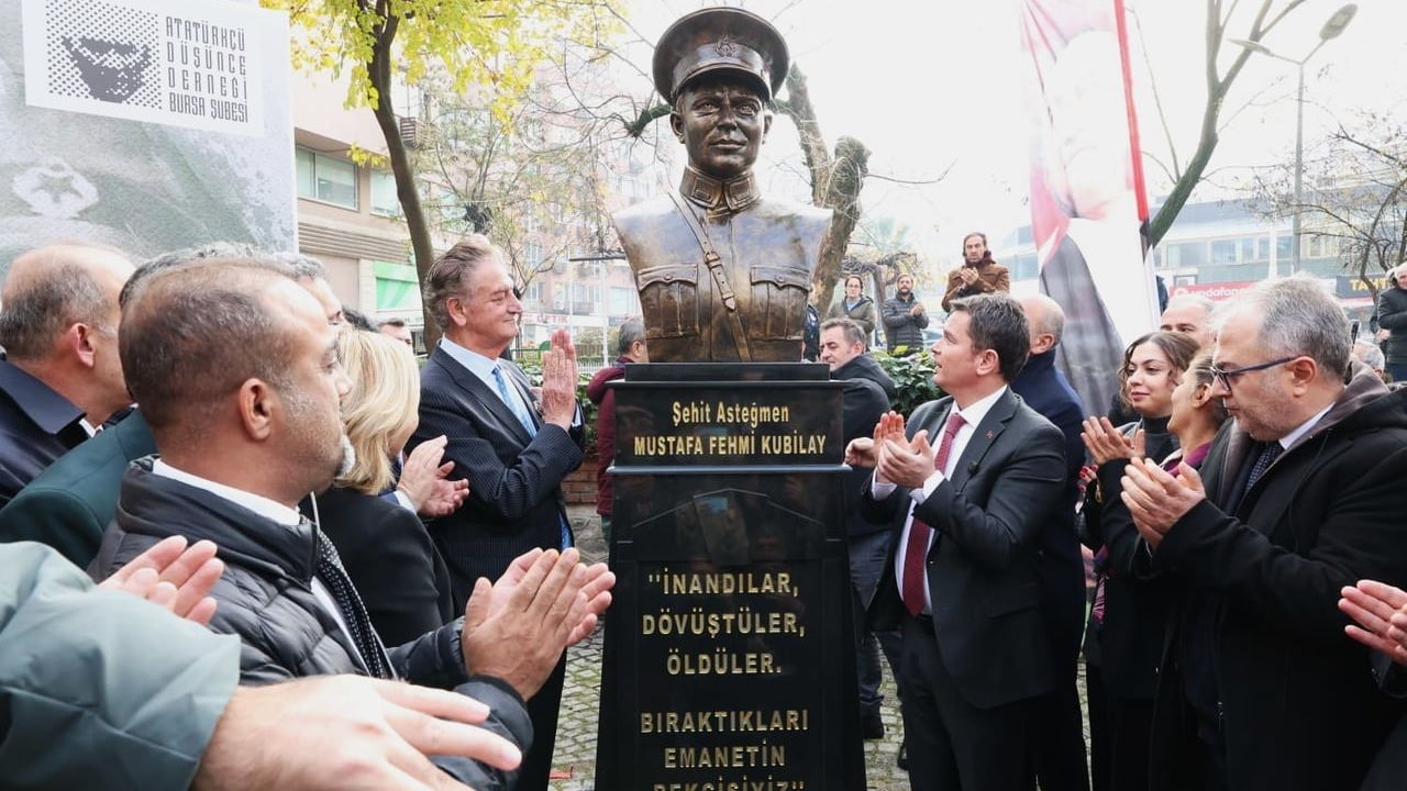 Osmangazi’de Şehit Asteğmen Kubilay Anıtı Yüzüncü Yıl Parkı’nda Açıldı
