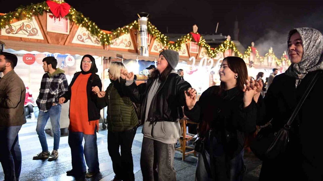 Osmangazi Meydanı’nda Yeni Yıl Festivali yoğun ilgi görüyor: Çocuk atölyeleri ve orkestra konseri öne çıktı