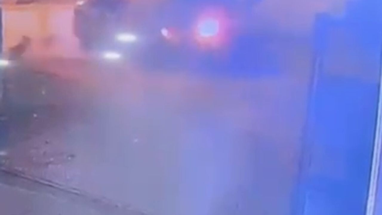 Osmaniye'de 3 aracın karıştığı kazada 2 kişi hayatını kaybetti; güvenlik kamerası görüntüleri ortaya çıktı