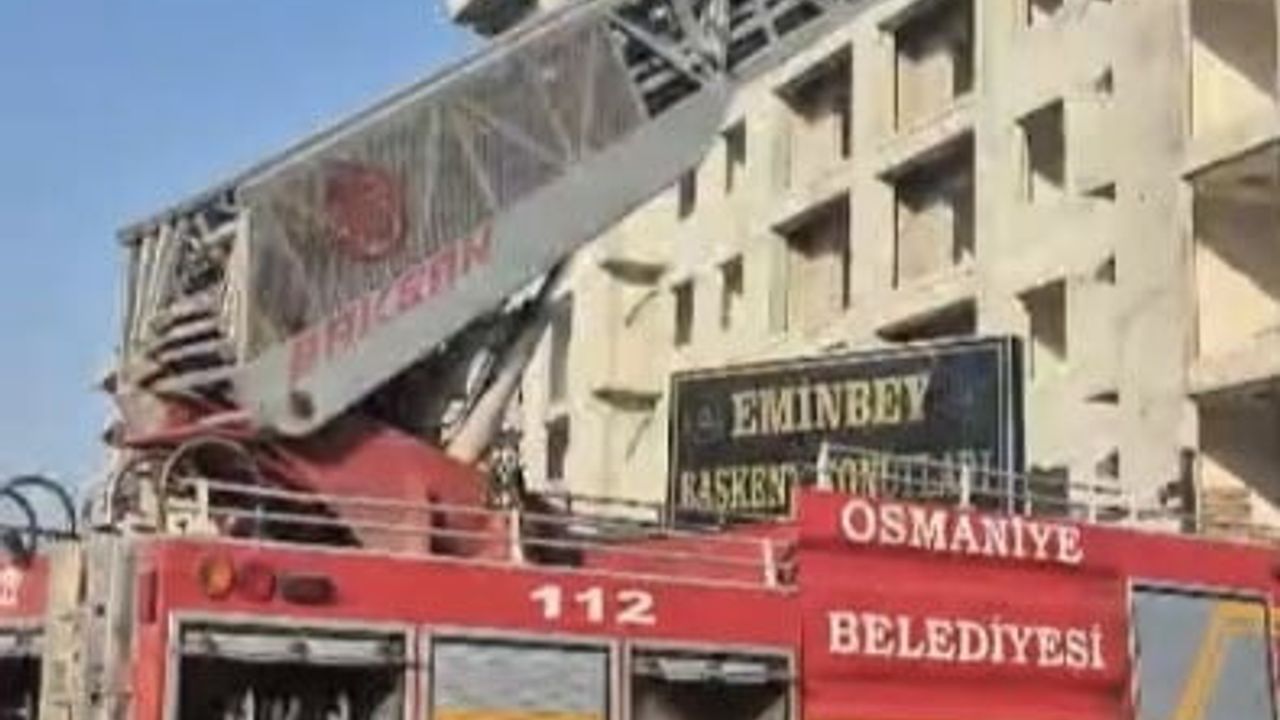 Osmaniye'de Elektrik Kesintisi Nedeniyle İskelede Mahsur Kalan İşçiler Kurtarıldı