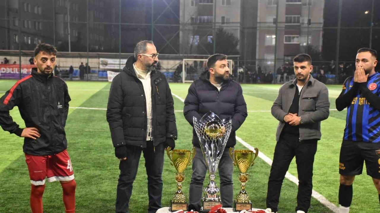Ovalıbağ FK, Major Futbol Ligi'nde Şampiyonluğa Ulaştı
