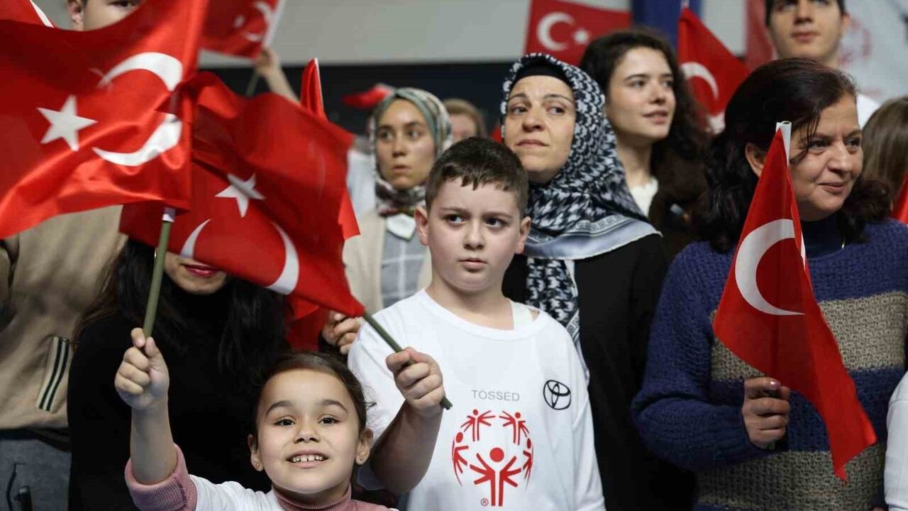 Özel Olimpiyatlar Türkiye İstanbul Oyunları Silivri Alibey Spor Salonu'nda gerçekleştirildi