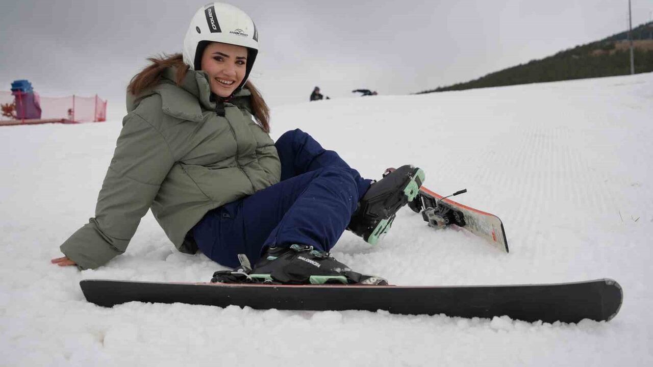 Palandöken Kayak Merkezi'nde sezon açıldı: 87 km'lik pistler suni karlama ile hazır