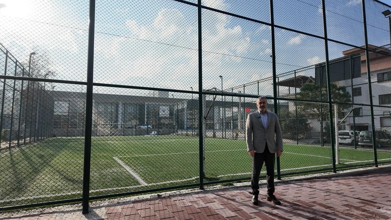 Pamukkale'de Bağbaşı Mahallesi halı sahası ihaleyle ücretli hale geldi, mahallede tepki