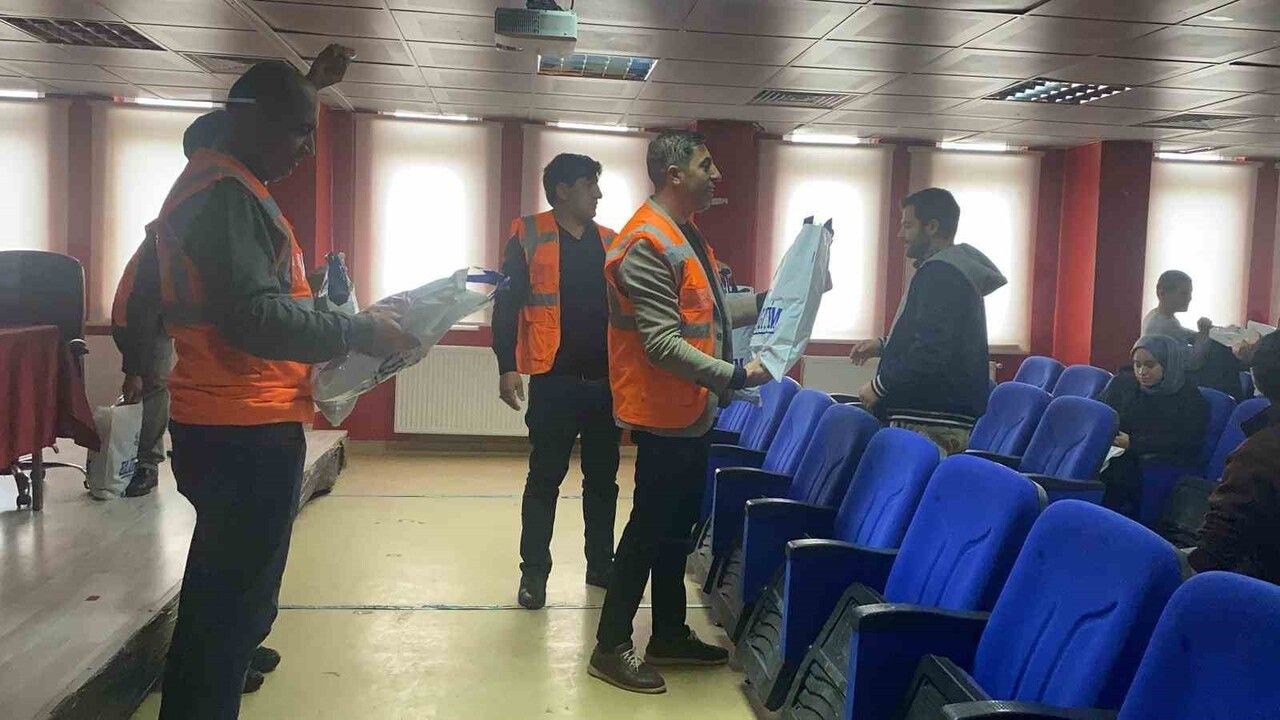 Patnos İyilik Elçileri Özel Eğitim Öğrencilerini Ziyaret Etti