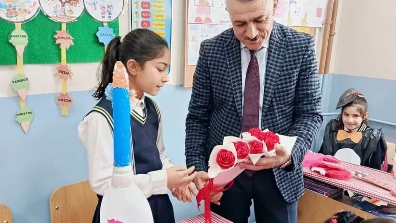 Patnos'ta 'Geleceğin Liderleri ve Yeşil Etkinlik'te öğrencilerin geri dönüşüm projeleri öne çıktı