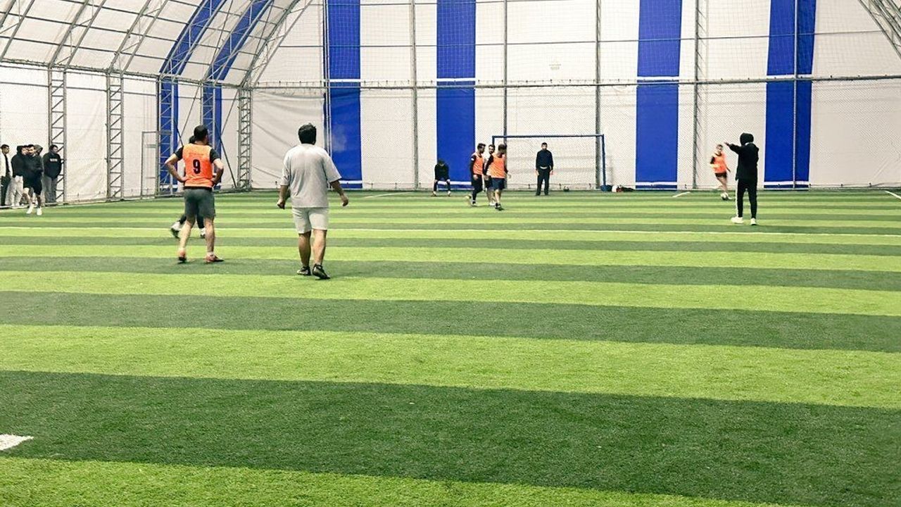 Patnos'ta öğretmenler arası futbol turnuvası başladı