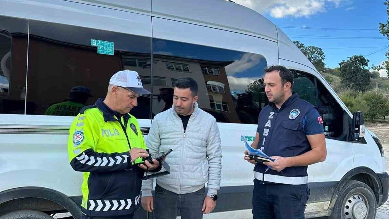 Pazarlar'da Okul Servis Araçlarına Ortak Denetim: Güvenlik ve Uygunluk Kontrolleri Yapıldı