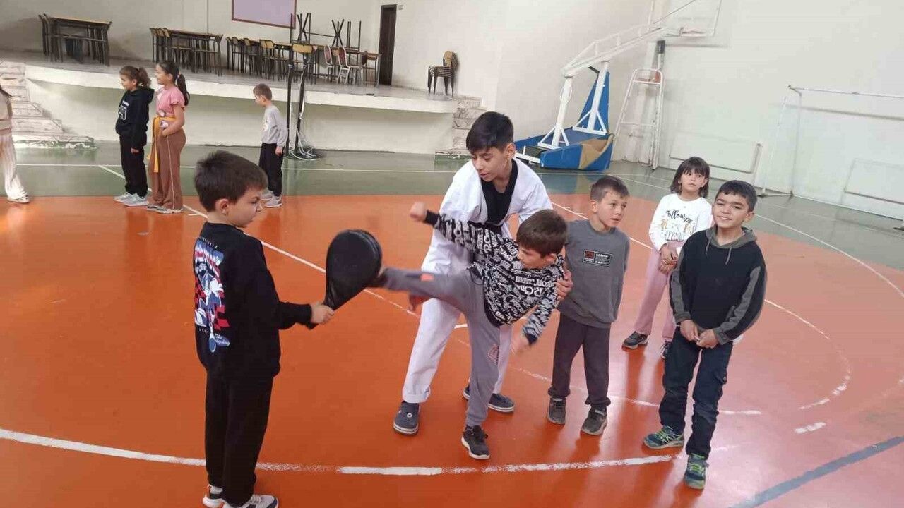 Pazarlar'da Tekvando Seferberliği: Pazarlar Spor Lisesi 100'den Fazla Lisanslı Sporcu Hedefliyor