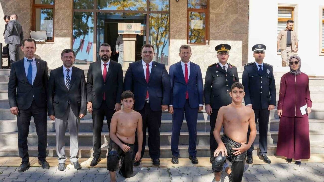 Pazarlar Spor Lisesi, minder ve yağlı güreş projesiyle bölgesel spor merkezi olmayı hedefliyor