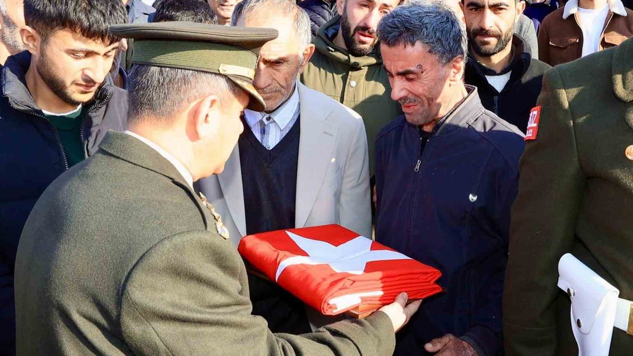 Piyade Uzman Çavuş Taner Arı Bingöl’de Son Yolculuğuna Uğurlandı