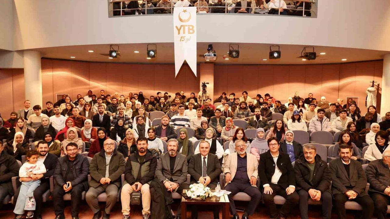 Prof. Dr. Fatih Altun, Kayseri Uluslararası Öğrenci Akademisi’nin açılış dersini verdi