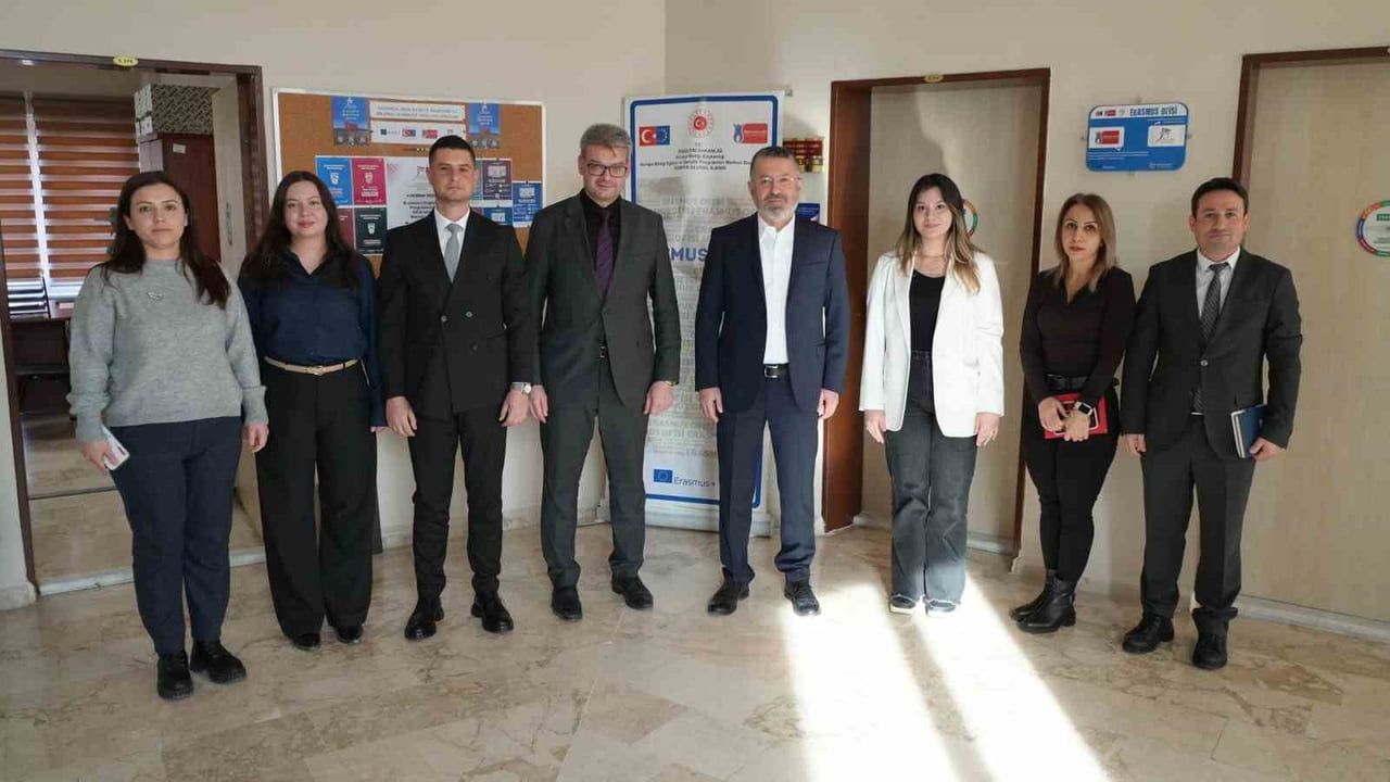 Prof. Dr. Fatih Kırışık, Karabük Üniversitesi Uluslararası İlişkiler Koordinatörlüğü ile proje değerlendirmesi gerçekleştirdi