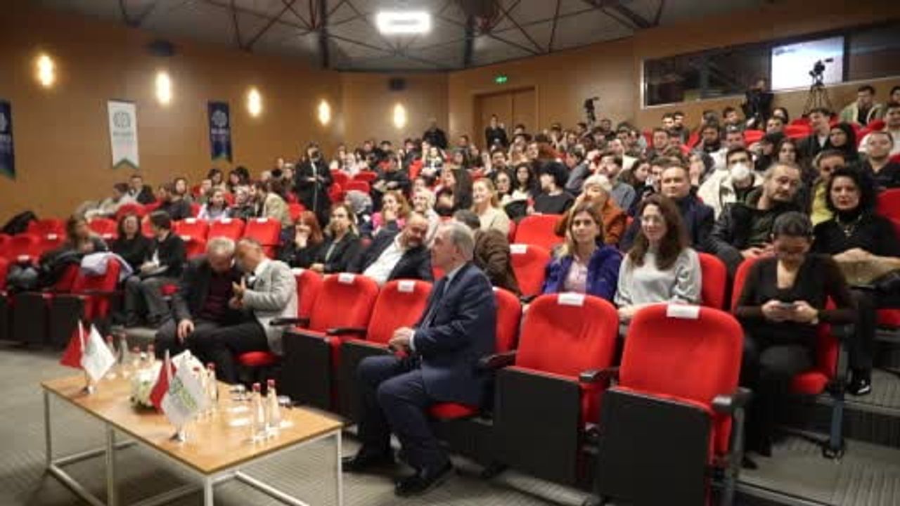 Prof. Dr. Mutlu Özcan TÜBA Uluslararası Akademi Ödülü'nü Cumhurbaşkanlığı Külliyesi'nde aldı