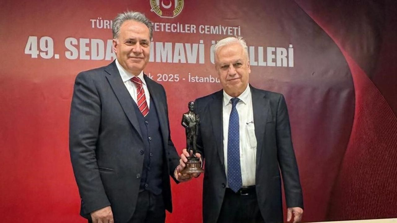 Prof. Dr. Sezai Yılmaz'a TGC Sedat Simavi Ödülü: İnönü Üniversitesi'nin Çoklu Çapraz Karaciğer Nakli Çalışması Ödüllendirildi