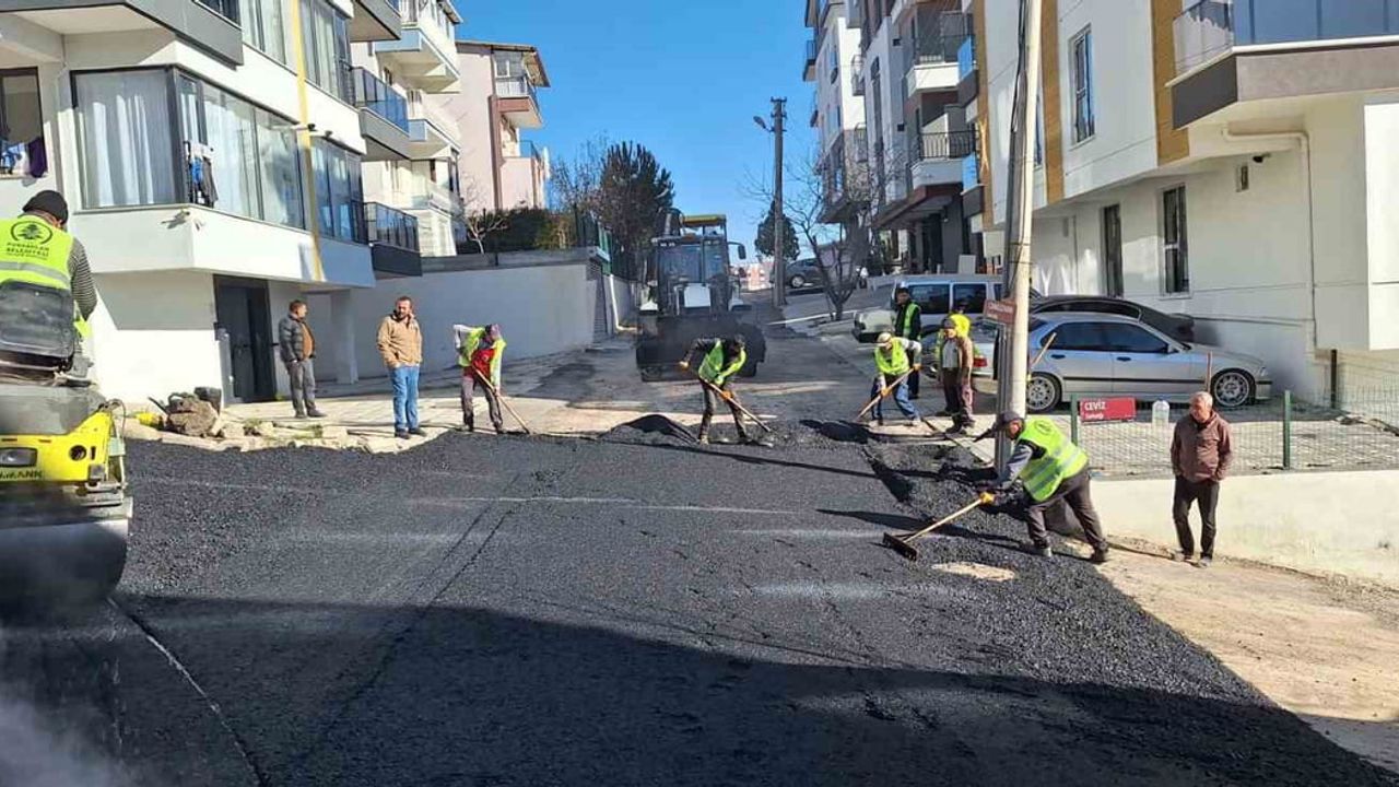 Pursaklar Belediyesi asfalt serim çalışmalarını sürdürüyor, ulaşım konforunu artırıyor