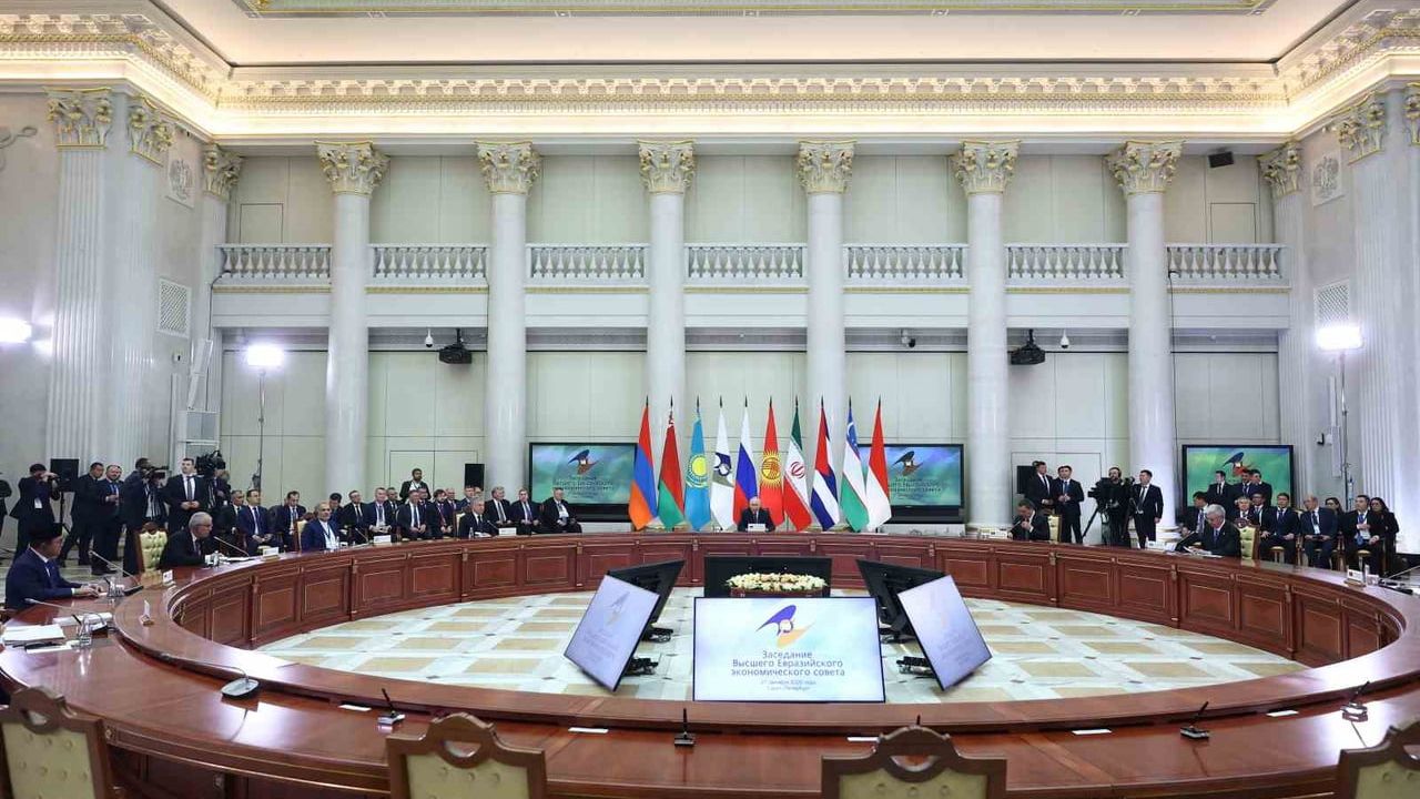 Putin: AEB çok kutuplu dünyada bağımsız ve kendine yeten bir merkez olarak konumlandı