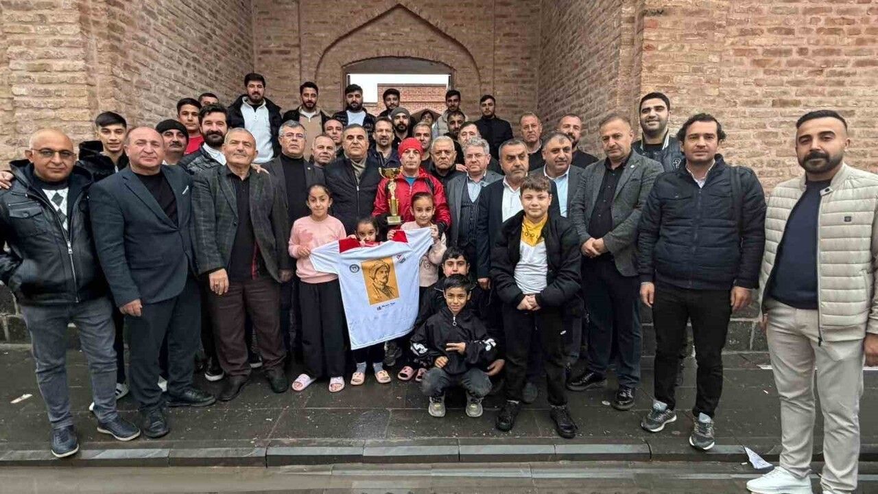 Ramazan Değer, Melaye Ciziri Anısına Habur Sınır Kapısı’ndan Cizre’ye 51 Kilometre Koştu