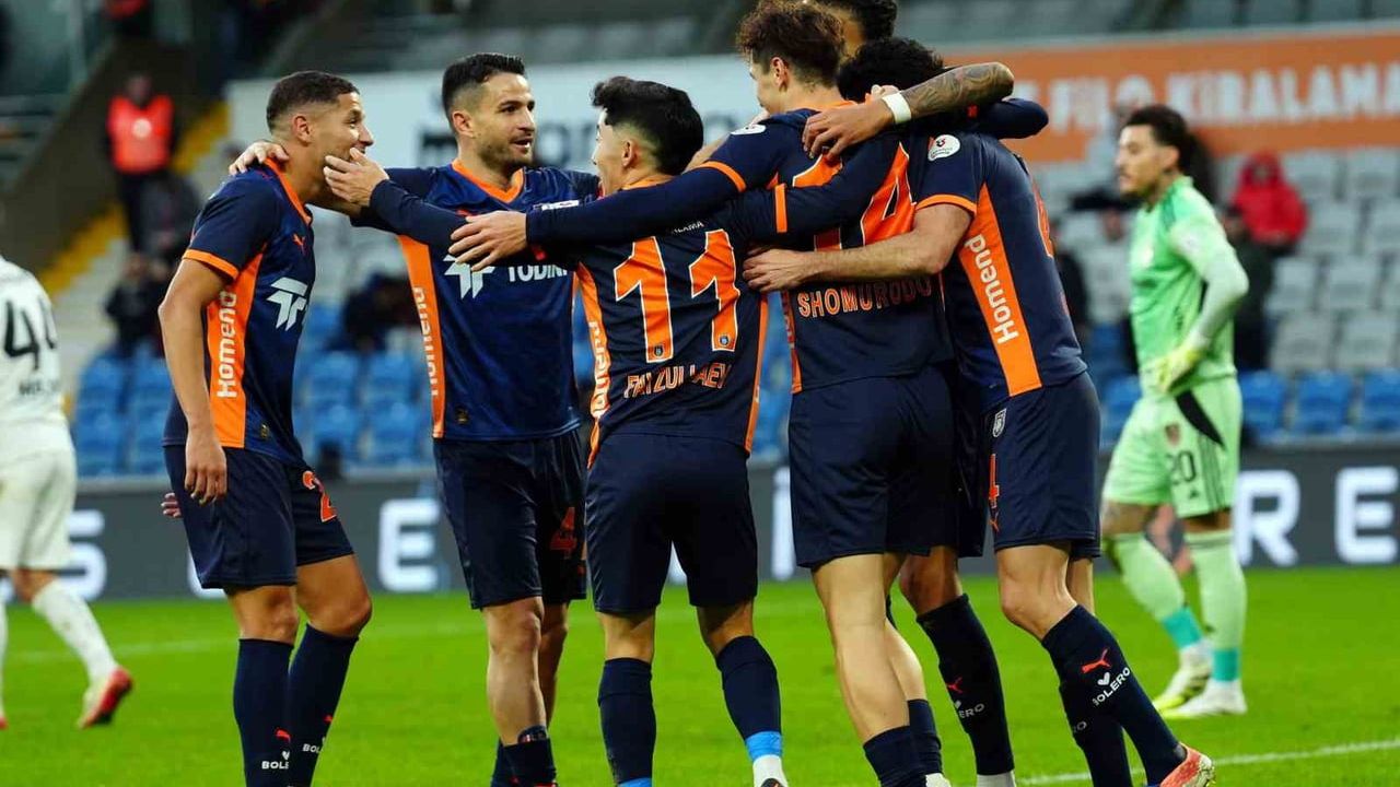 RAMS Başakşehir, Gaziantep FK karşısında 5-1 kazanarak sezonun ikinci kez üst üste galibiyetini elde etti