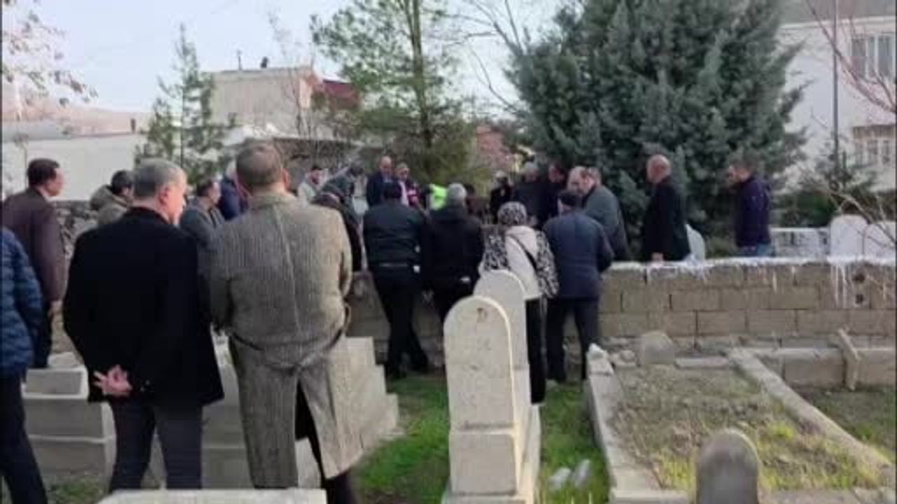 Recep Tayyip Erdoğan'ın 1960'larda öğretmeni Ergün Sönmez İsviçre'de vefat etti, Ergani'de defnedildi