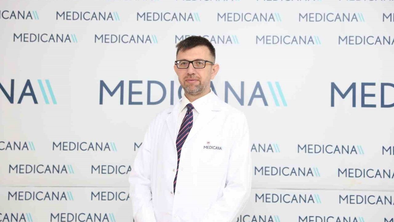 Reflü Göğüs Ağrısını Kalp Ağrısıyla Karıştırabiliyor: Medicana Uzmanından Uyarılar