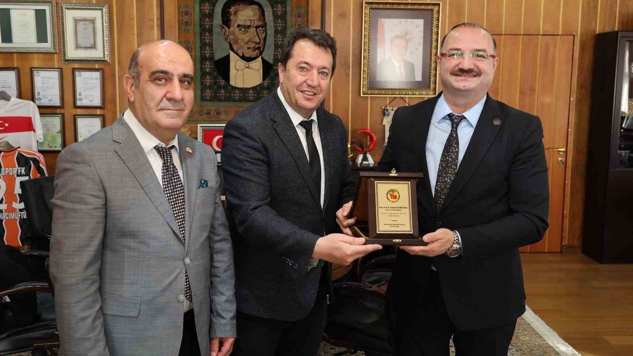 Rektör Hacımüftüoğlu, DAGC ve DGF Yönetimini Kabul Etti: Üniversite-Basın İş Birliğine Vurgu