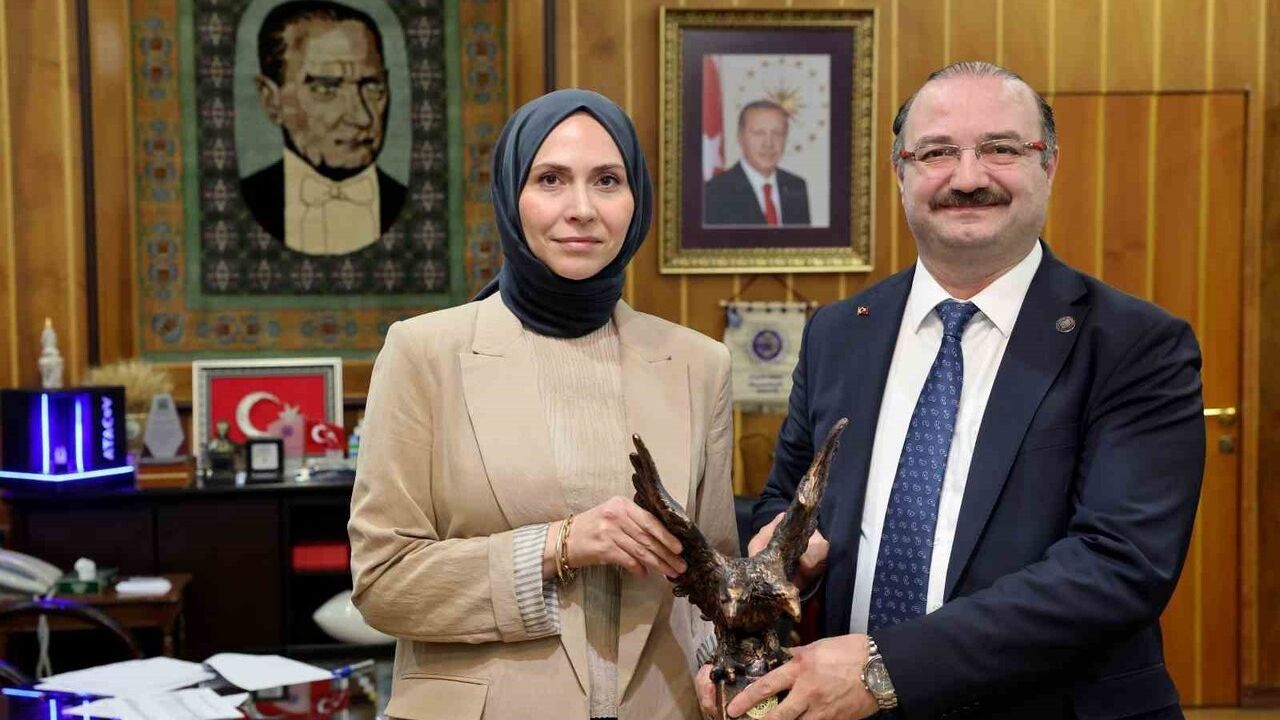 Rektör Hacımüftüoğlu, TÜBA‑GEBİP Ödüllü Prof. Dr. Rabia Meryem Yılmaz'ı Ağırladı