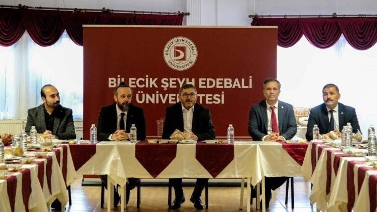 Rektör Kaplancıklı, başarılı sporcu öğrencilerle üniversitede buluştu
