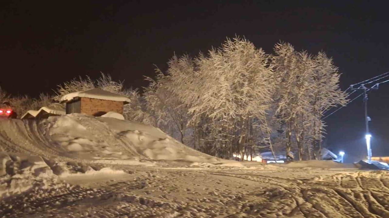 Rize’de beklenen kar yağışı başladı: Palovit 77 cm, Handüzü 64 cm