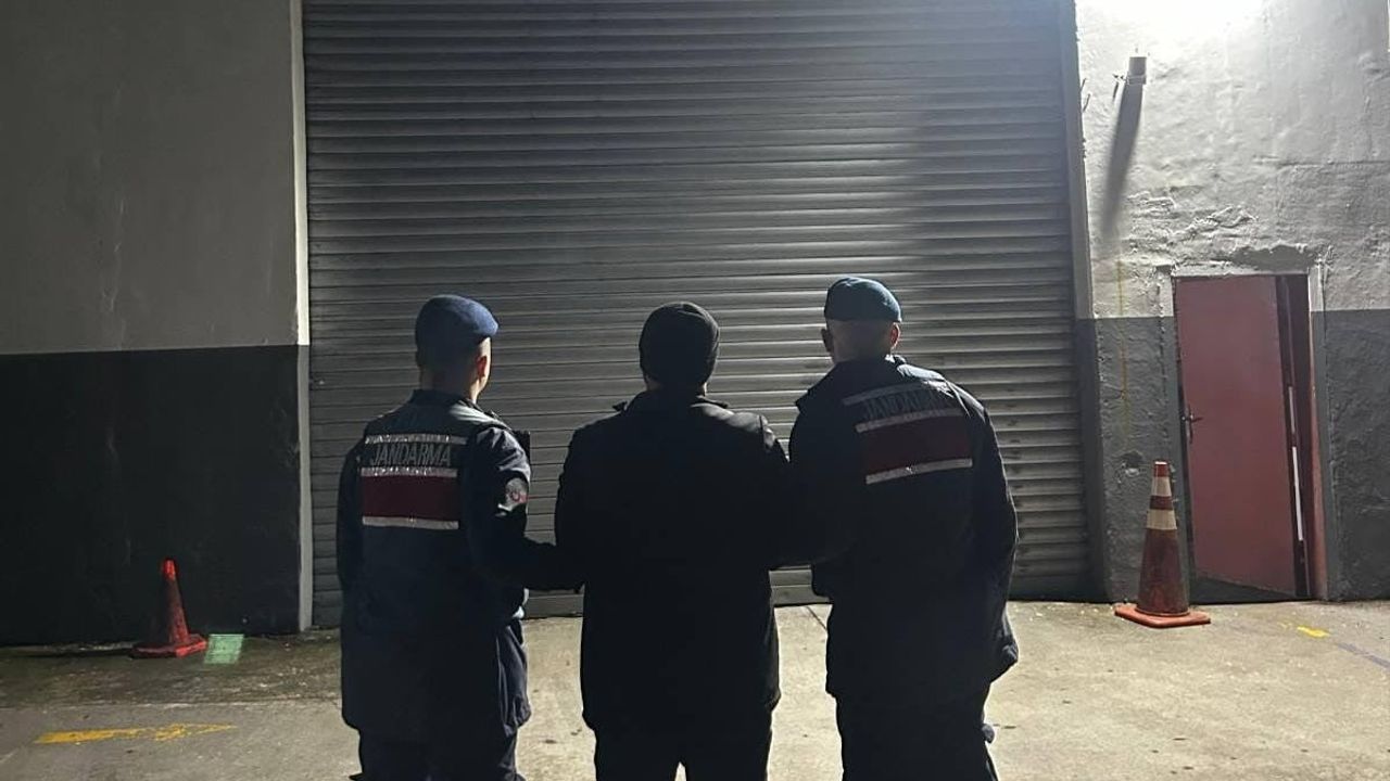 Rize'de 'çocuğun cinsel istismarı' suçundan aranan şüpheli yakalandı ve cezaevine teslim edildi